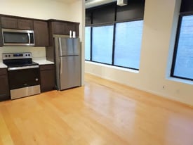 49 Stone St in Rochester, NY - Building Photo