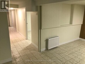 184 Livingstone Ave in Toronto, ON - Building Photo - Building Photo