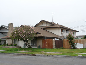 13381 Palm St in Garden Grove, CA - Building Photo - Building Photo