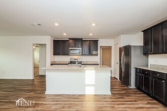 213 Wincanton Ln in Jarrell, TX - Building Photo - Building Photo