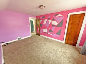 1043 Oxford Rd in Cleveland Heights, OH - Building Photo - Building Photo