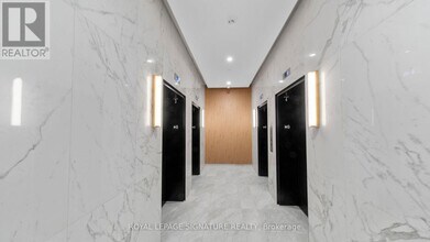 1 Quarrington Lane in North York, ON - Building Photo - Building Photo