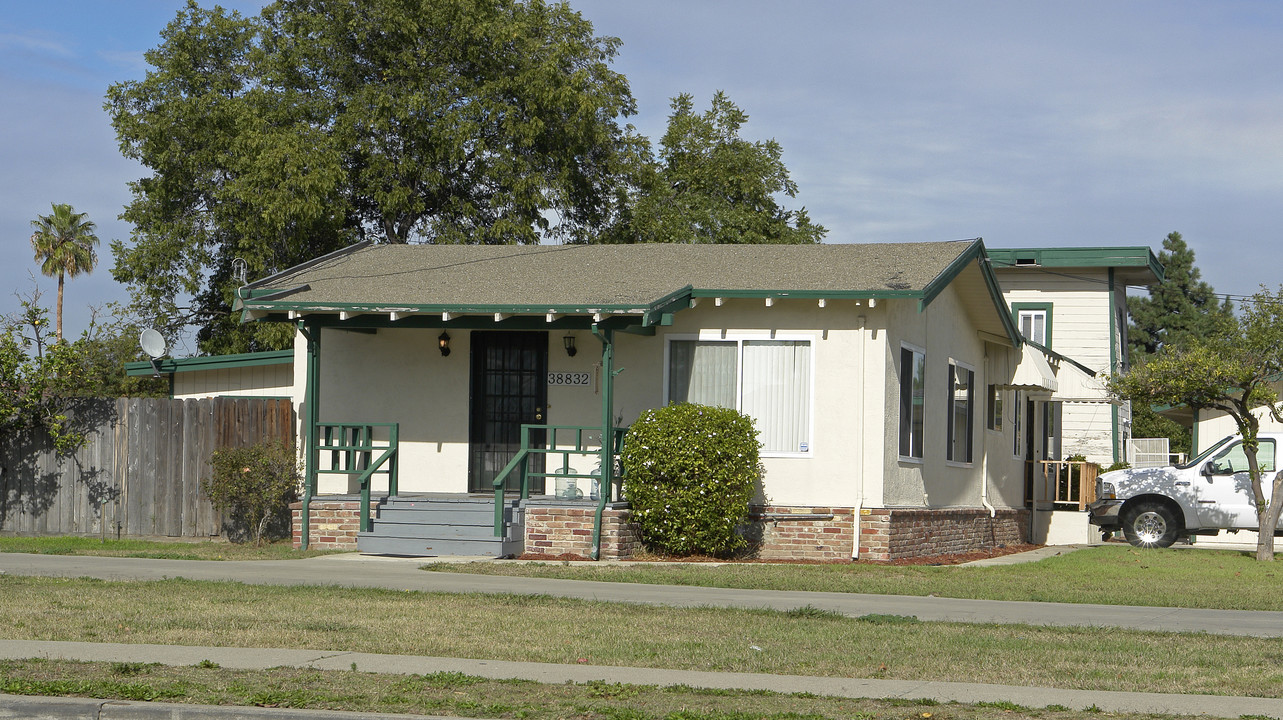 38832 Birch St in Newark, CA - Building Photo