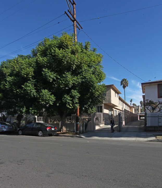 1822 Garfield Pl in Los Angeles, CA - Building Photo