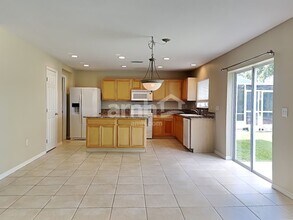 6924 Lake Eaglebrooke Dr in Lakeland, FL - Building Photo - Building Photo