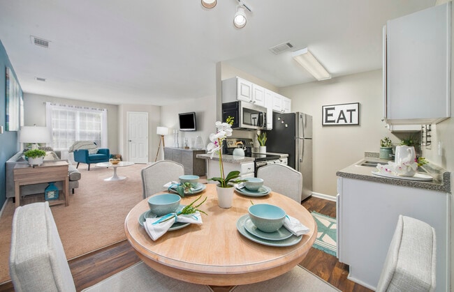 MAA Trinity in Raleigh, NC - Building Photo - Building Photo