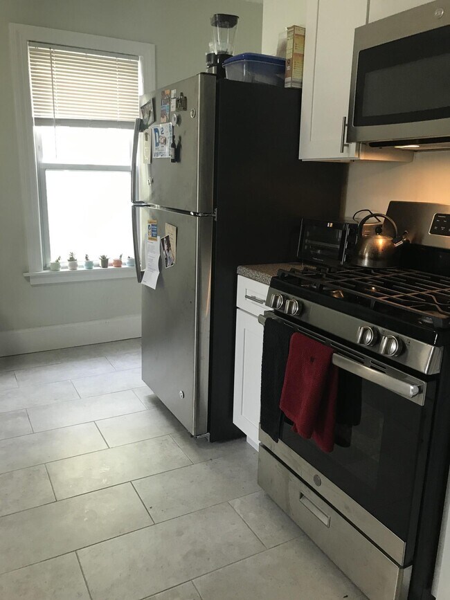 101 Heath St, Unit 2 in Somerville, MA - Building Photo - Building Photo