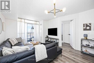 50 Disera Dr in Vaughan, ON - Building Photo - Building Photo