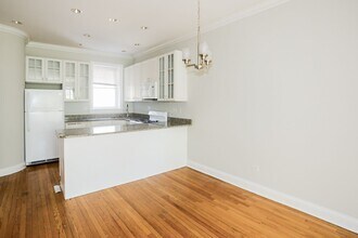 3852 N Southport Ave, Unit 2 in Chicago, IL - Building Photo - Building Photo