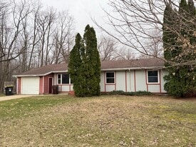 3584 Park Lane in Bridgman, MI - Building Photo