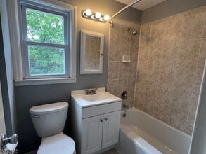 424 S Prospect Ave in Bergenfield, NJ - Building Photo - Building Photo