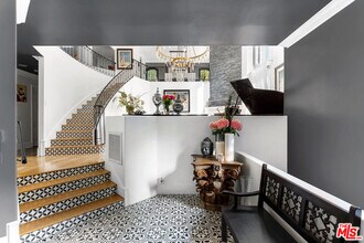 4028 Alta Mesa Dr in Los Angeles, CA - Building Photo - Building Photo