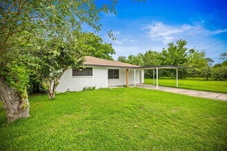 318 S Fulton St in Texas City, TX - Building Photo - Building Photo