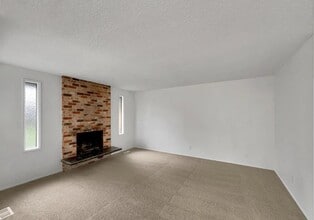 191 SE 32nd Ave in Hillsboro, OR - Building Photo - Building Photo