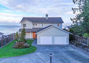 12420 NE Brigantine Ct in Kingston, WA - Building Photo - Building Photo