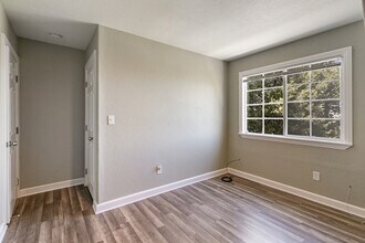 1292 Aleutian Dr in Lake Arrowhead, CA - Building Photo - Building Photo