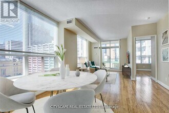 1002-70-870 Alexander St in Toronto, ON - Building Photo - Building Photo