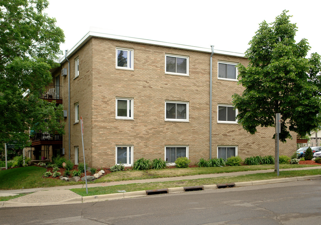 1862 Feronia Ave in St. Paul, MN - Building Photo