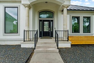 9309 Bluegrass Dr in Austin, TX - Building Photo - Building Photo