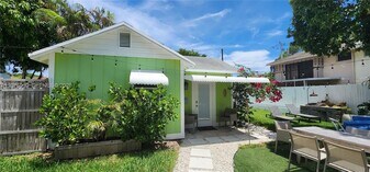 2883 SW 32nd Ct in Miami, FL - Building Photo