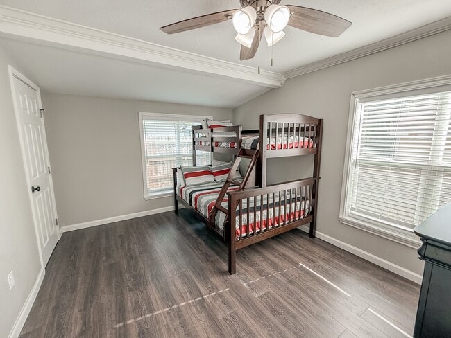 property at 4901 Elm St