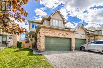 5658 Glen Erin Dr in Mississauga, ON - Building Photo - Building Photo
