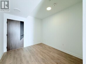 1037 The Queensway in Toronto, ON - Building Photo - Building Photo