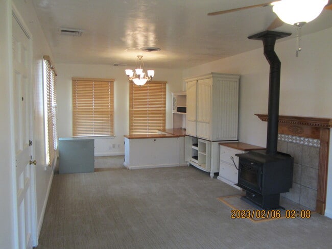 8838 W 3500 S, Unit Upstairs in Magna, UT - Foto de edificio - Building Photo