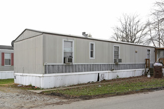 Barrington Pointe in Fairdale, KY - Foto de edificio - Building Photo