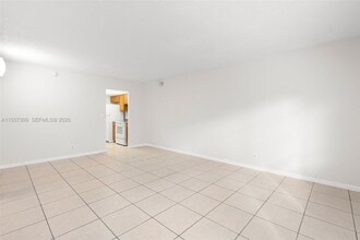 10032 Twin Lakes Dr in Coral Springs, FL - Building Photo - Building Photo