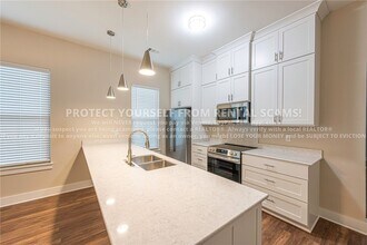 874 S Hill Ave in Fayetteville, AR - Building Photo - Building Photo