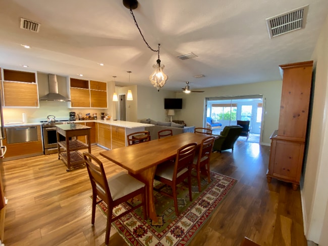 4300 Beach Dr SE in St. Petersburg, FL - Building Photo - Building Photo