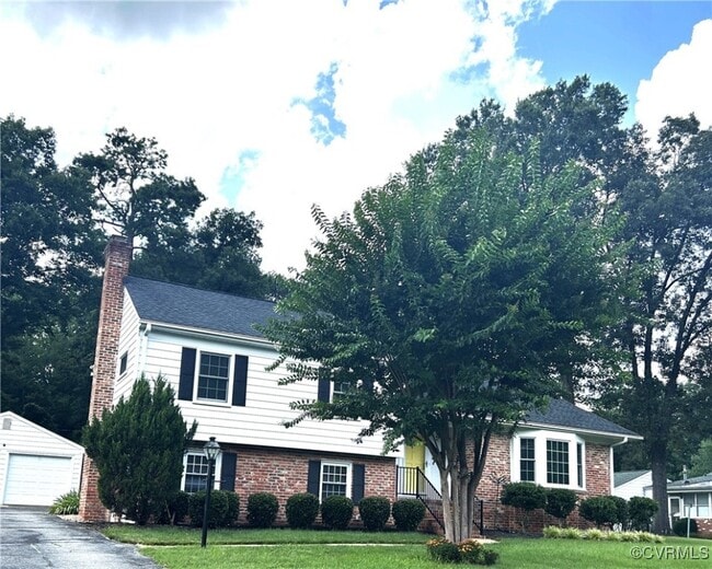 property at 1404 Stoneycreek Dr