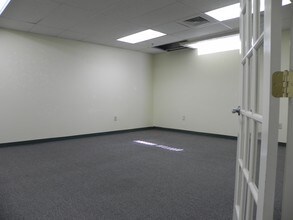 Green Loft Apartments in Manchester, CT - Building Photo - Building Photo