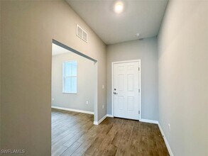 512 NW 25th Ave in Cape Coral, FL - Building Photo - Building Photo