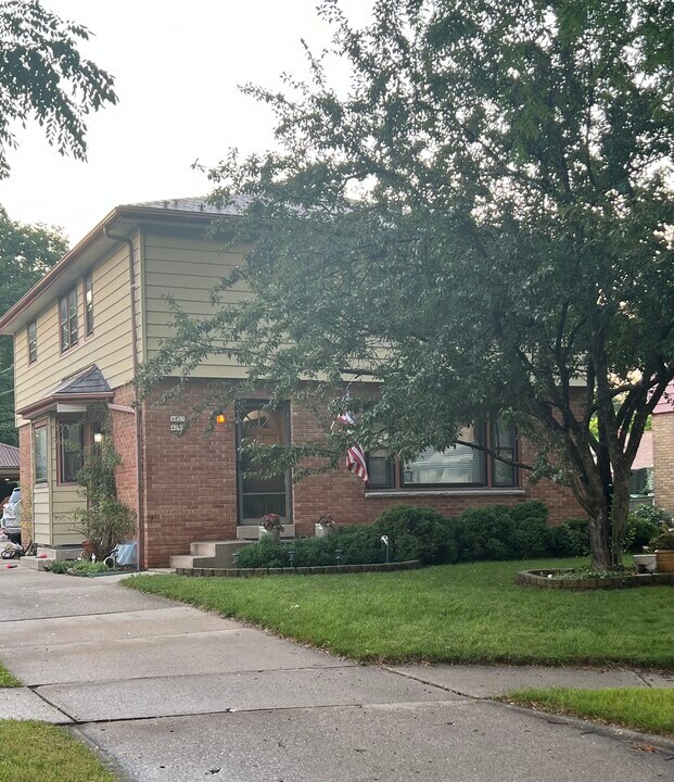 4025 S Nevada St, Unit 4025 S Nevada street in Milwaukee, WI - Building Photo