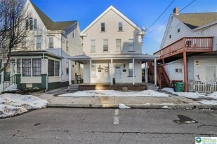 193 S 4th St in Lehighton, PA - Building Photo