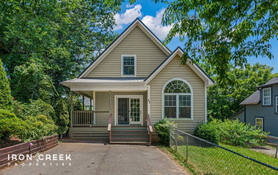 27 Adams St in Asheville, NC - Building Photo