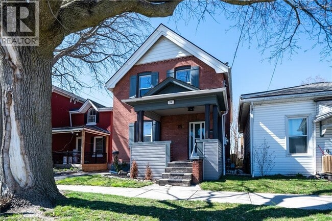 property at 76 Richmond St