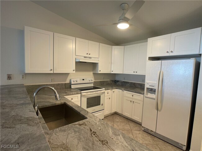 1417 SE 8th Ave in Cape Coral, FL - Building Photo - Building Photo