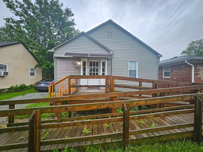 property at 3539 Prospect St