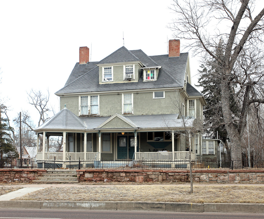 806 E Boulder St in Colorado Springs, CO - Building Photo