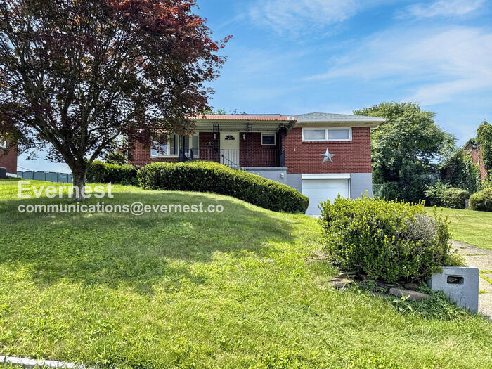 104 Maria Ln in Monroeville, PA - Building Photo