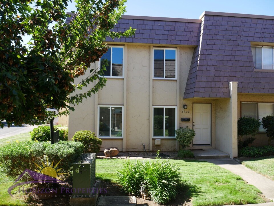 5960 Vía Casitas in Carmichael, CA - Building Photo