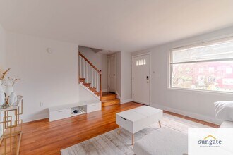 8666 Oak Rd in Parkville, MD - Building Photo - Building Photo