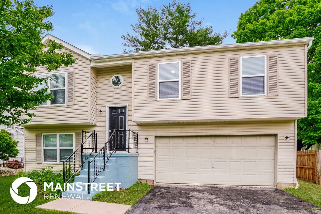 3640 Motts Pl Ct in Canal Winchester, OH - Foto de edificio