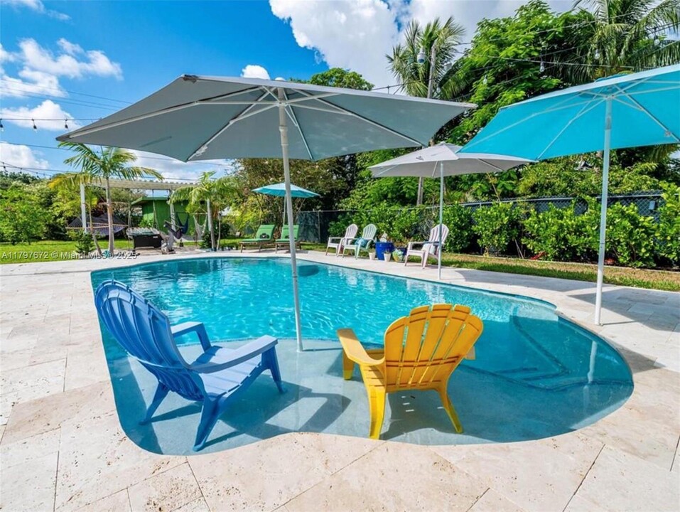 2462 Adams St in Hollywood, FL - Building Photo
