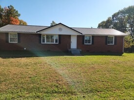 5011 Collinwood Dr in Clarksville, TN - Building Photo