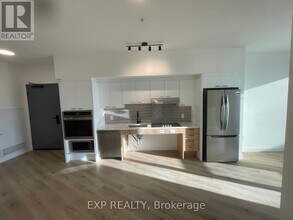 1600 James Naismith Dr in Ottawa, ON - Building Photo - Building Photo