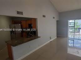 9417 Fontainebleau Blvd in Miami, FL - Building Photo - Building Photo